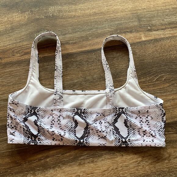 Snake Print Black and White Bikini Top Size Small - Picture 9 of 9